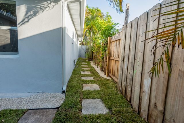 2857 Adams Street, Hollywood, FL 33020