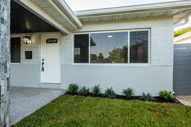 2857 Adams Street, Hollywood, FL 33020