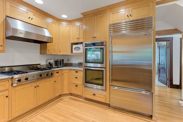 1108 S Wall St, Spokane, WA 99204