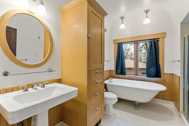 1108 S Wall St, Spokane, WA 99204