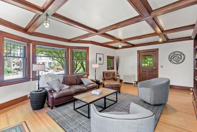 1108 S Wall St, Spokane, WA 99204