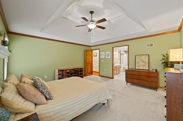 1023 SE Bordner Drive, Lee's Summit, MO 64081