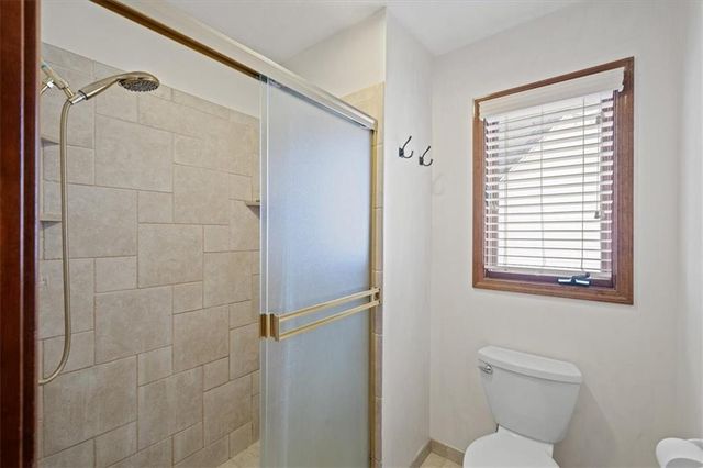 1023 SE Bordner Drive, Lee's Summit, MO 64081