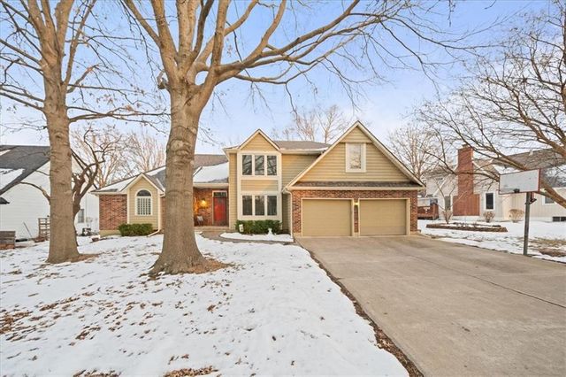 1023 SE Bordner Drive, Lee's Summit, MO 64081
