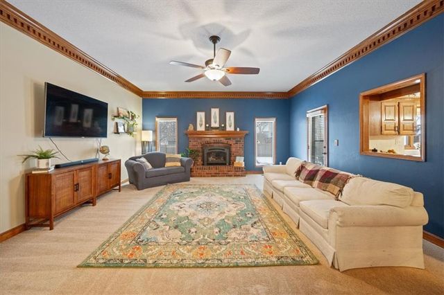 1023 SE Bordner Drive, Lee's Summit, MO 64081