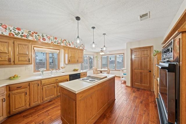 1023 SE Bordner Drive, Lee's Summit, MO 64081