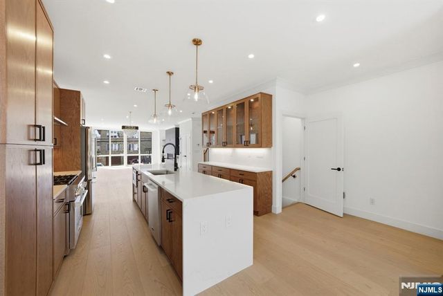 211 E Harriet Avenue B, Palisades Park, NJ 07650