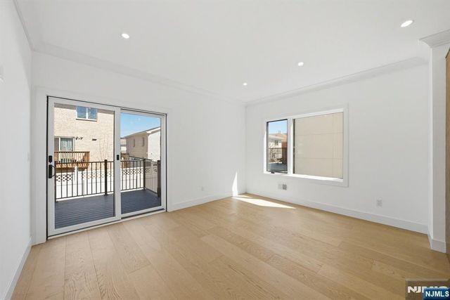 211 E Harriet Avenue B, Palisades Park, NJ 07650