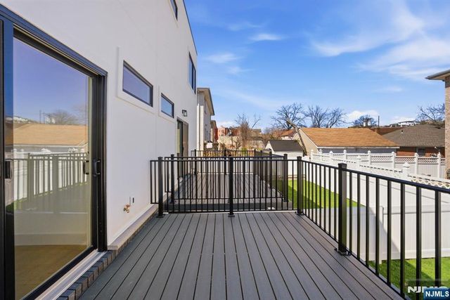 211 E Harriet Avenue B, Palisades Park, NJ 07650