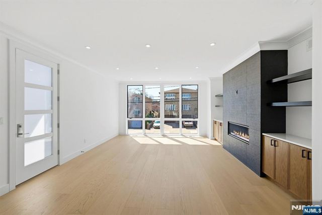 211 E Harriet Avenue B, Palisades Park, NJ 07650