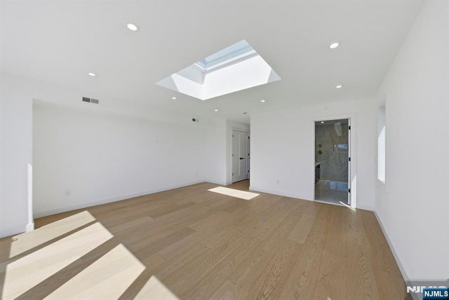 211 E Harriet Avenue B, Palisades Park, NJ 07650