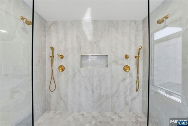 211 E Harriet Avenue B, Palisades Park, NJ 07650