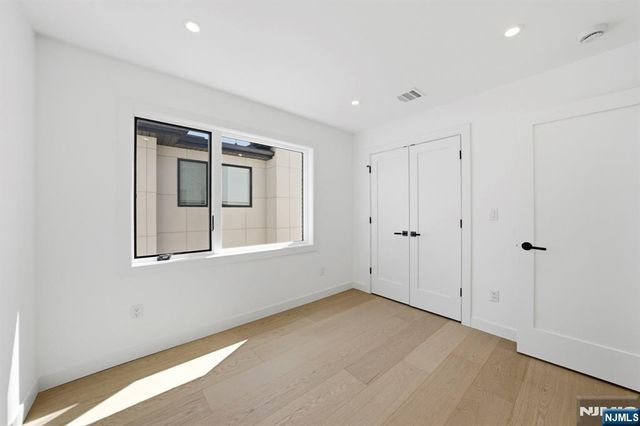 211 E Harriet Avenue B, Palisades Park, NJ 07650