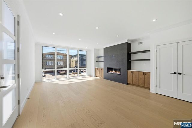 211 E Harriet Avenue B, Palisades Park, NJ 07650