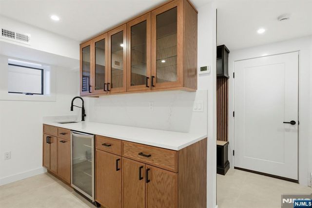 211 E Harriet Avenue B, Palisades Park, NJ 07650