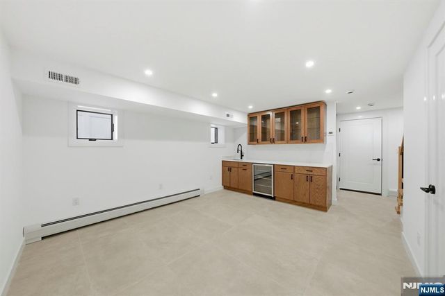 211 E Harriet Avenue B, Palisades Park, NJ 07650