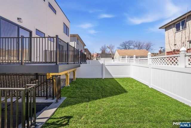 211 E Harriet Avenue B, Palisades Park, NJ 07650