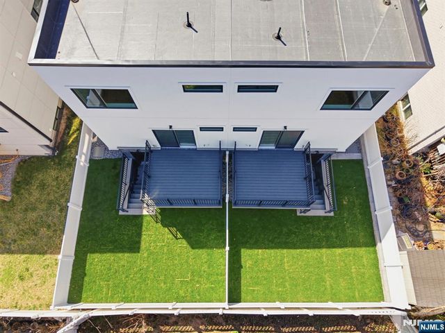 211 E Harriet Avenue B, Palisades Park, NJ 07650