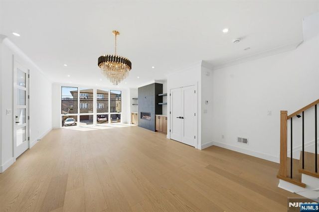 211 E Harriet Avenue B, Palisades Park, NJ 07650