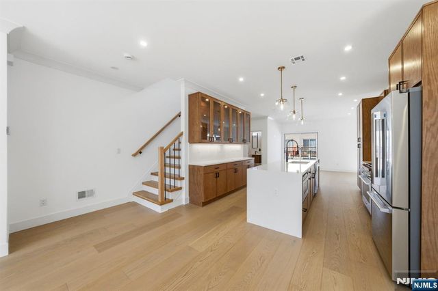 211 E Harriet Avenue B, Palisades Park, NJ 07650