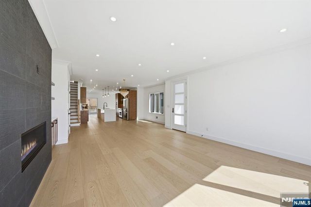 211 E Harriet Avenue B, Palisades Park, NJ 07650