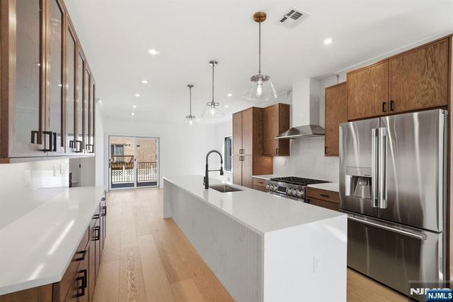 211 E Harriet Avenue B, Palisades Park, NJ 07650