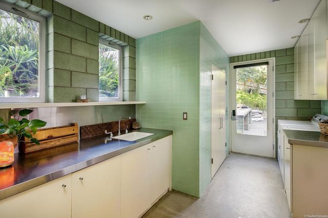 2893 Paseo Del Sol, Escondido, CA 92025