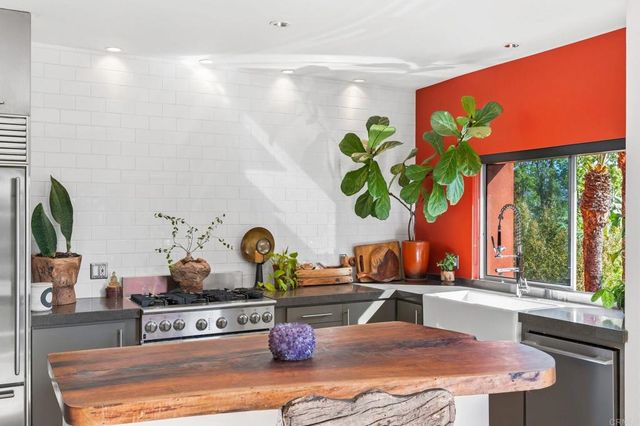 2893 Paseo Del Sol, Escondido, CA 92025