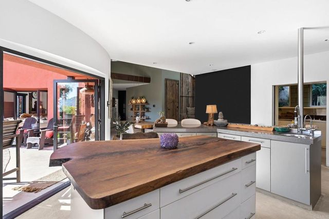 2893 Paseo Del Sol, Escondido, CA 92025