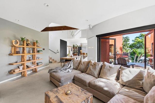 2893 Paseo Del Sol, Escondido, CA 92025