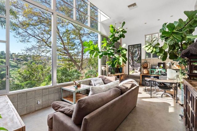 2893 Paseo Del Sol, Escondido, CA 92025