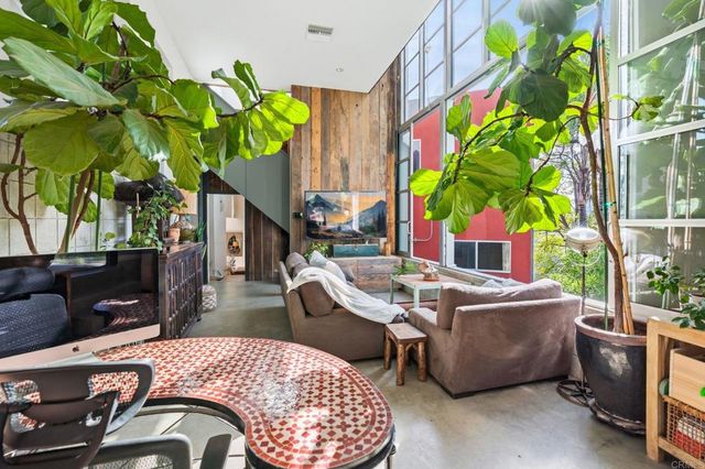 2893 Paseo Del Sol, Escondido, CA 92025