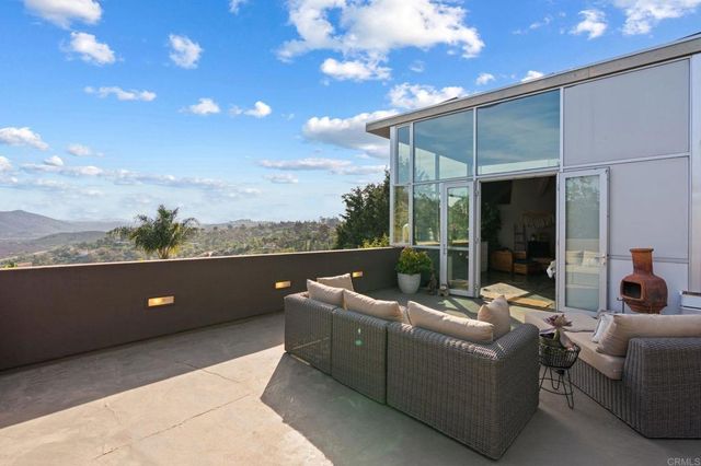 2893 Paseo Del Sol, Escondido, CA 92025