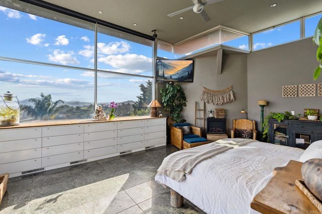 2893 Paseo Del Sol, Escondido, CA 92025