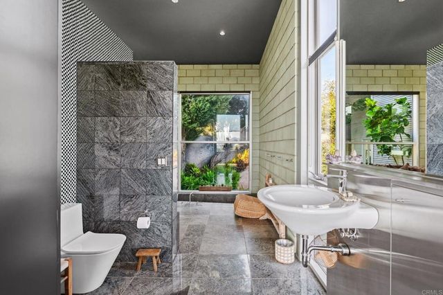 2893 Paseo Del Sol, Escondido, CA 92025