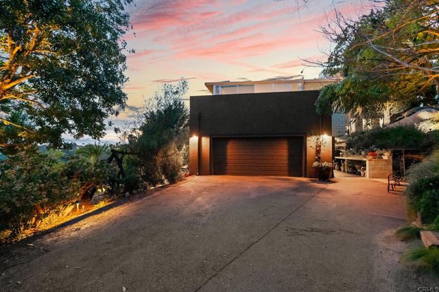 2893 Paseo Del Sol, Escondido, CA 92025