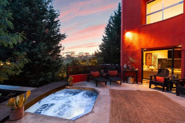 2893 Paseo Del Sol, Escondido, CA 92025