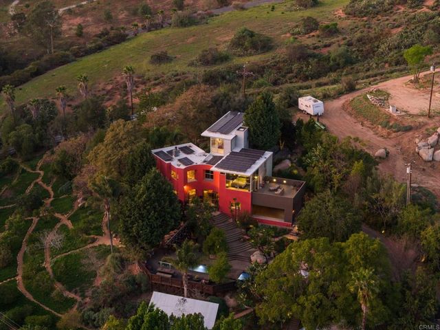 2893 Paseo Del Sol, Escondido, CA 92025