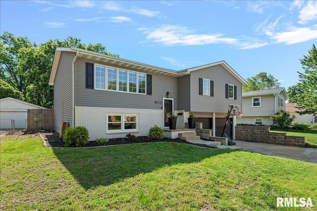 2308 Tamaroa Trail, Springfield, IL 62702