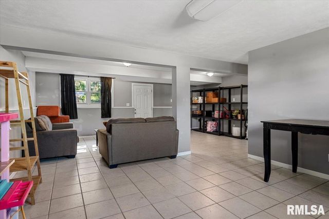 2308 Tamaroa Trail, Springfield, IL 62702
