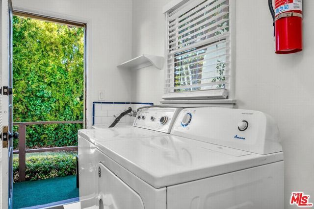 614 Midvale Avenue, Los Angeles, CA 90024