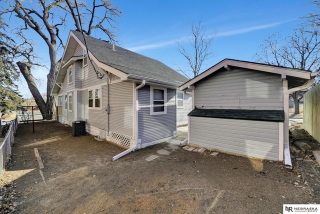 1267 S 27th Street, Lincoln, NE 68502