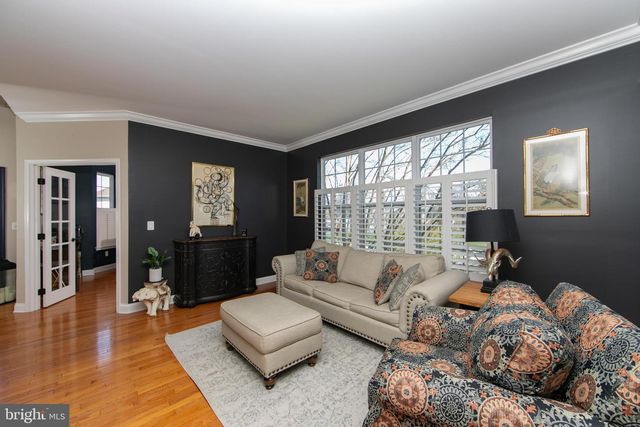 1 LORD LN, West Deptford, NJ 08086