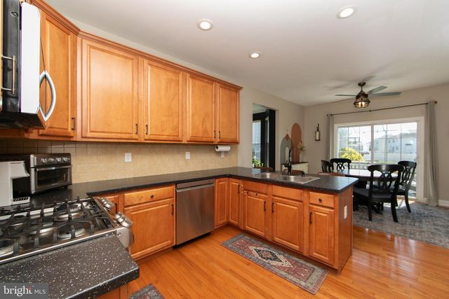 1 LORD LN, West Deptford, NJ 08086