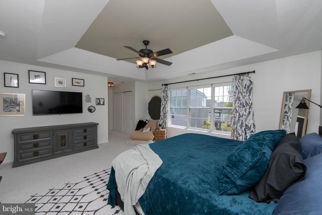 1 LORD LN, West Deptford, NJ 08086