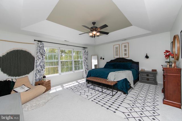 1 LORD LN, West Deptford, NJ 08086
