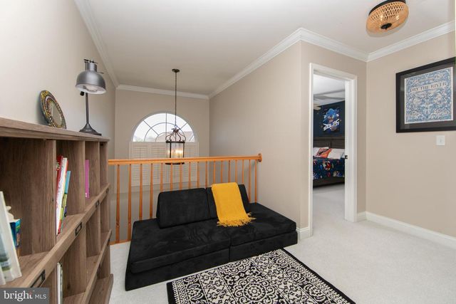 1 LORD LN, West Deptford, NJ 08086
