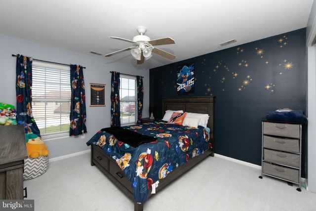1 LORD LN, West Deptford, NJ 08086