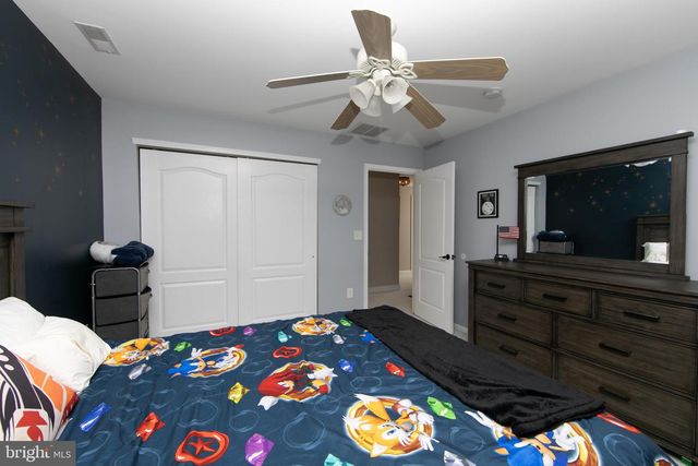 1 LORD LN, West Deptford, NJ 08086
