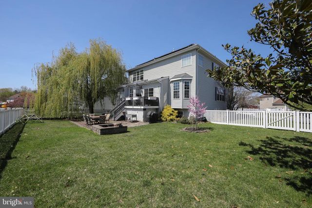 1 LORD LN, West Deptford, NJ 08086